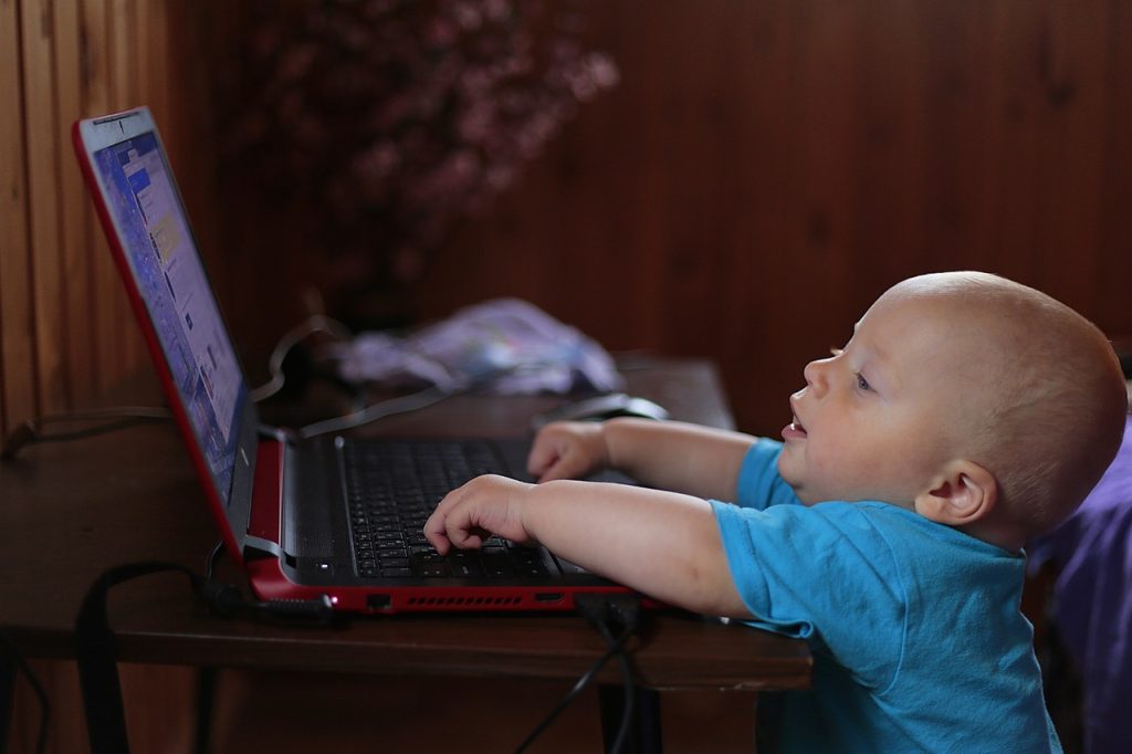 Why Your Business's Website Needs to Play Nice with Phones and Tablets